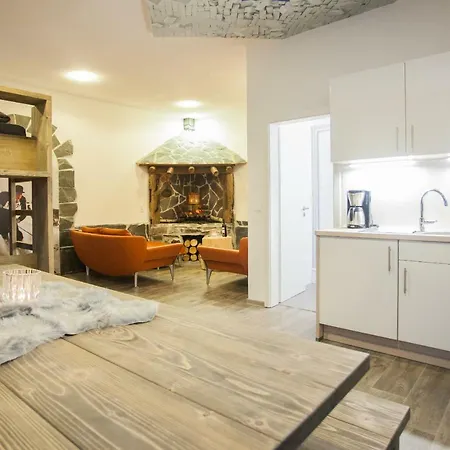 Piste Und Pedale , Deine Bude-dein Abenteuer Apartmán *