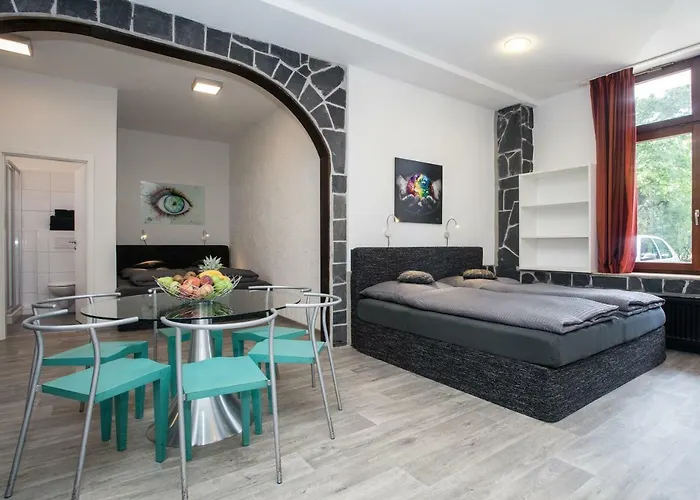 Piste Und Pedale , Deine Bude-dein Abenteuer